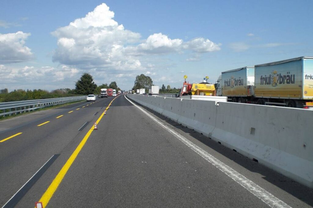 barriere di sicurezza autostradali in Autostrada A4 tratto Quarto d’Altino-Portogruaro