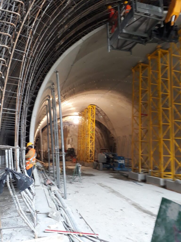 Galleria di base del Brennero - posa conci prefabbricati in calcestruzzo